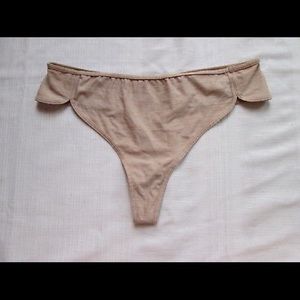 ISO vs curved hem thong